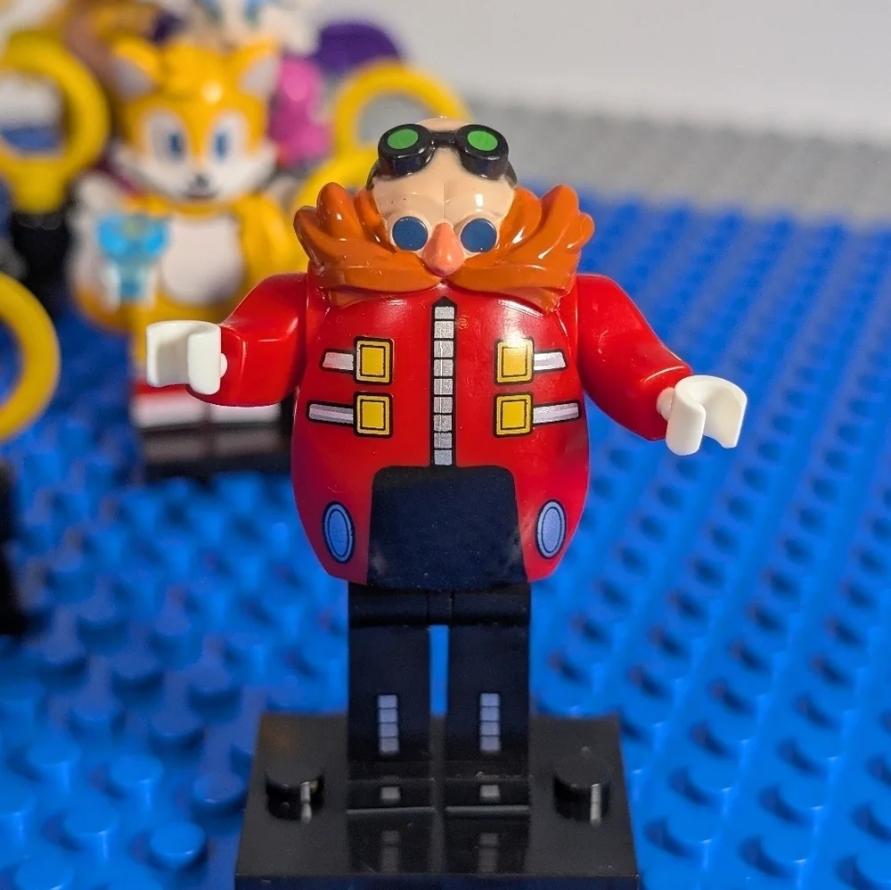8 MINIFIGURES- Sonic the Hedgehog with Accessories - Sega- Lego Compatible